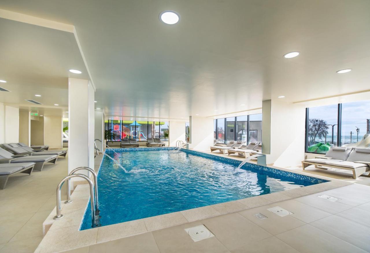 Summer Studio Spa N Pools Beach Resort Navodari Dış mekan fotoğraf